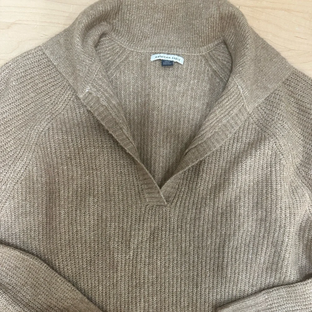 American Eagle Outfitters V-Neck Brown Sweater